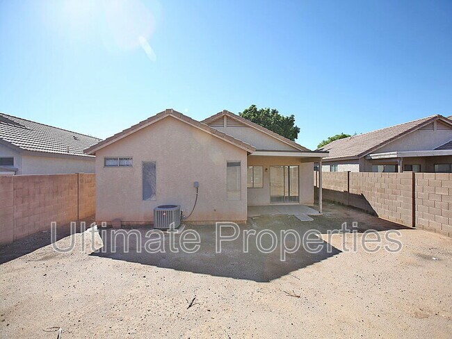 Building Photo - 12710 W Willow Ave
