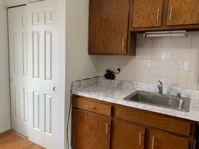 Kitchen - 8513 London Bridge Way
