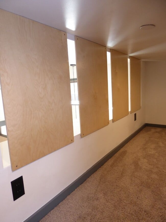 Building Photo - 61301 Benham Rd