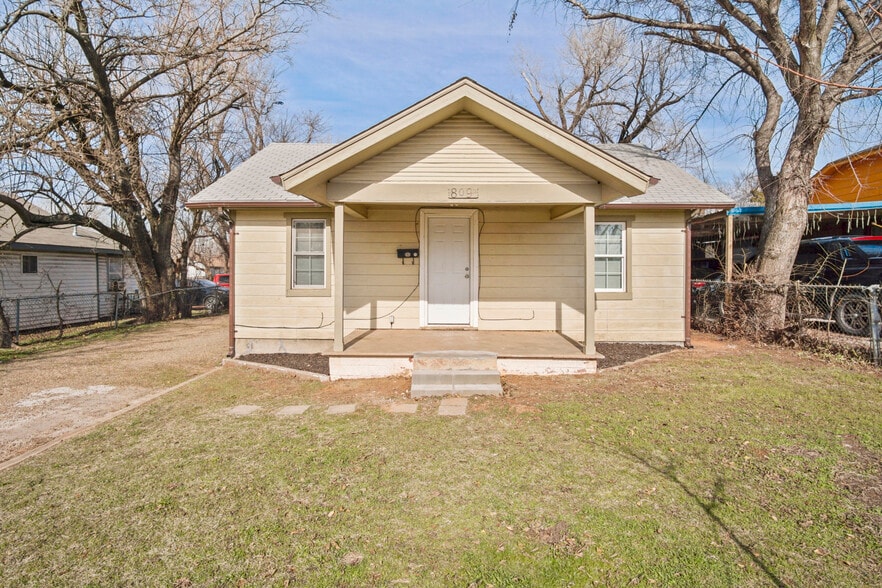Building Photo - 809 SE 32nd St
