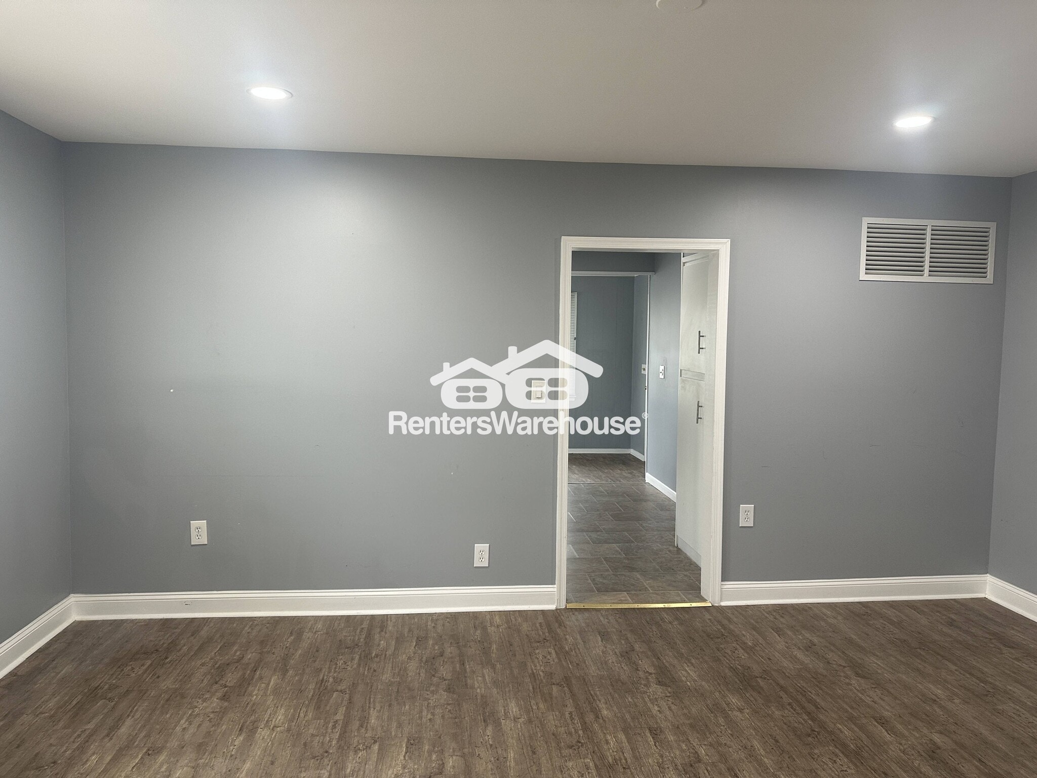 Building Photo - 3026 Lavender Ave