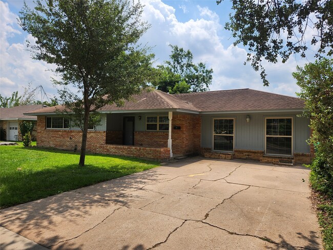 Primary Photo - 8033 Turquoise Ln