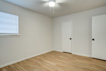 Building Photo - Fully updated 2/1 In Levelland!