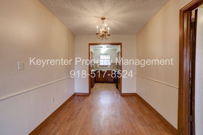 Building Photo - Beautiful 2bed/2bath Duplex!!