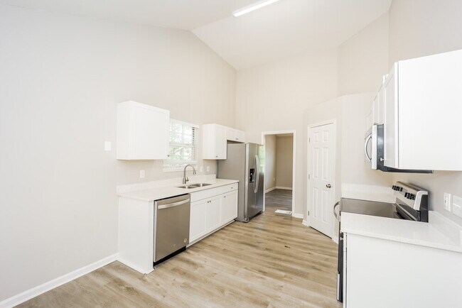 Building Photo - 4737 Brookwood View