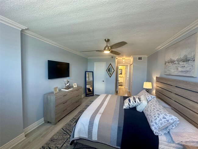 Building Photo - 1500 N Ocean Blvd