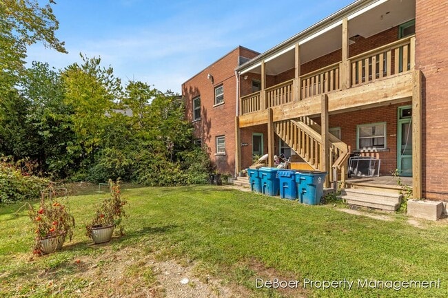 Building Photo - 301 W Dutton St