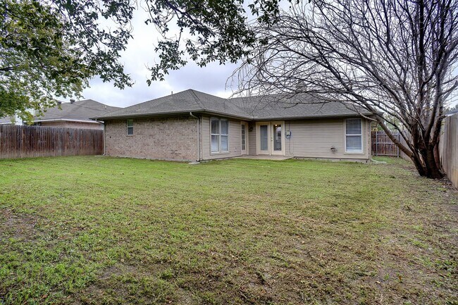 Building Photo - Beautiful, Freshly Updated 3-2-2 - Eagle Mountain ISD