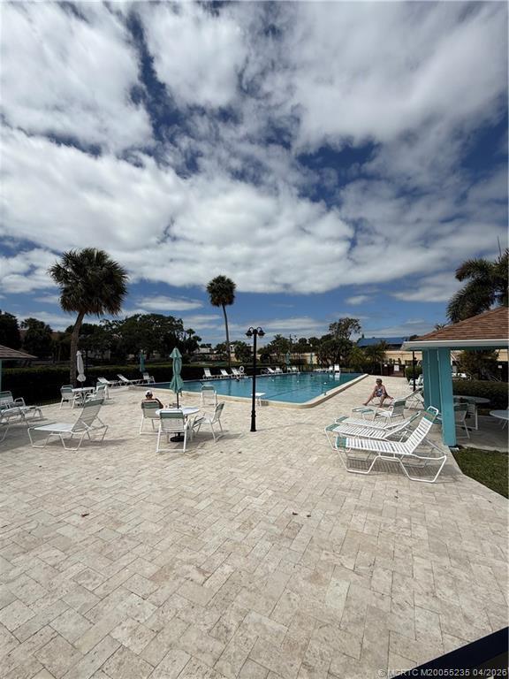 Building Photo - 1561 NE 12th Terrace