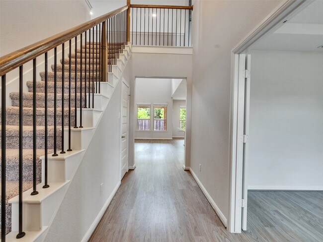 Building Photo - 85 Fermata Ln