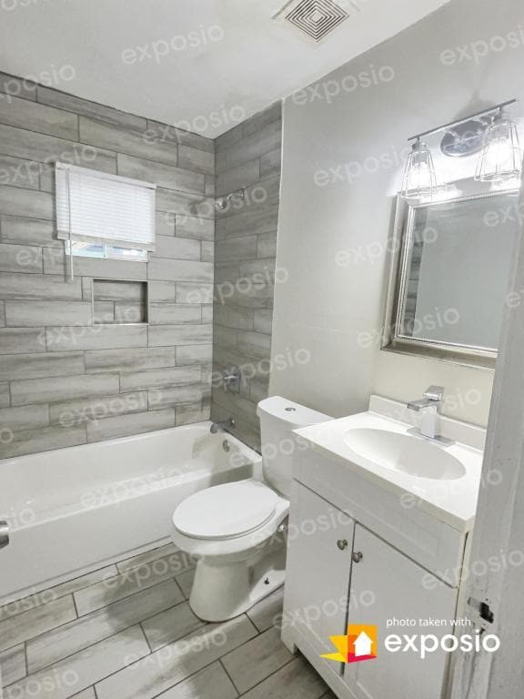 Building Photo - 1884 Center Ave