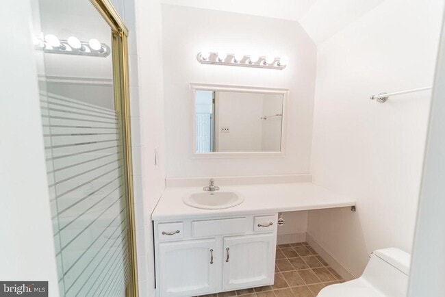 Building Photo - 10 Liberte Ln