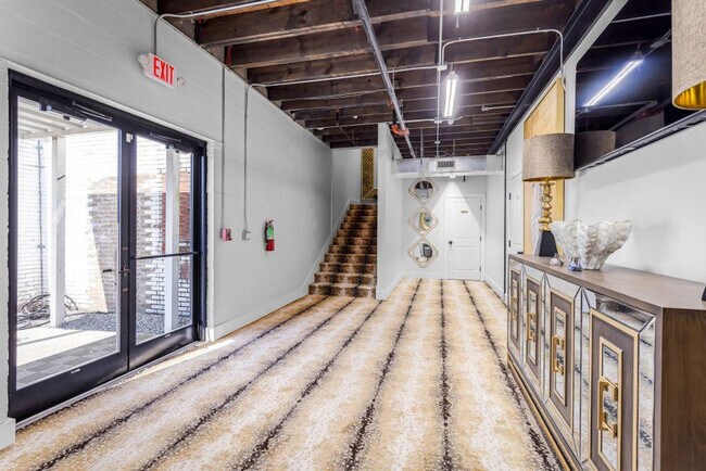 Building Photo - 156 Camellia St