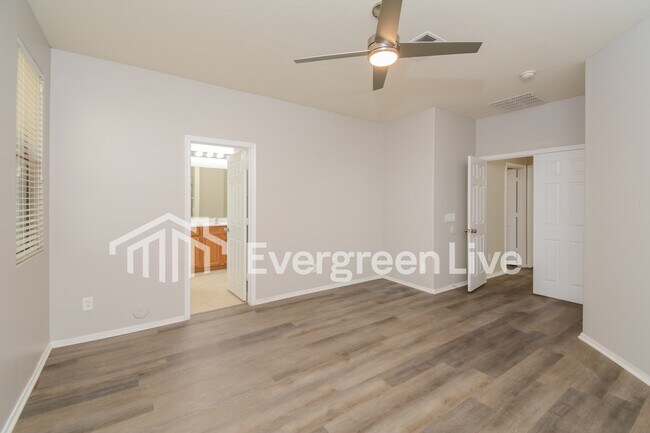 Building Photo - 18042 N 170th Ln