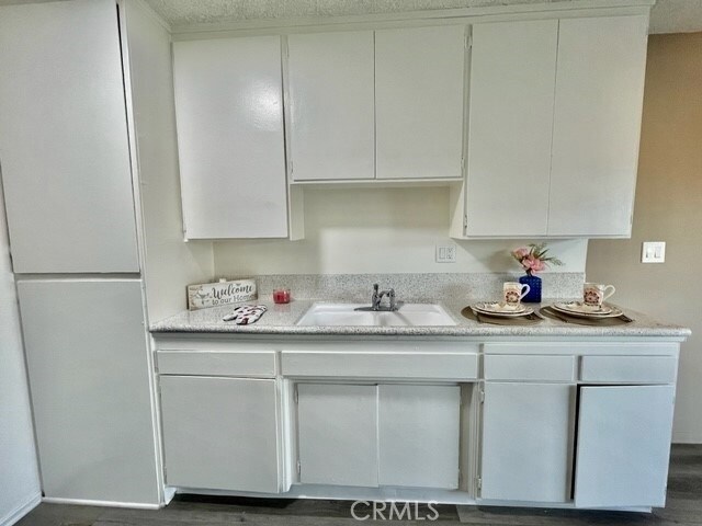 Building Photo - 686 E Cottonwood Rd