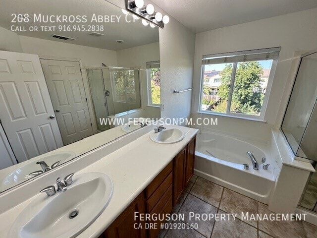 Building Photo - 208 Muckross Abbey Ct