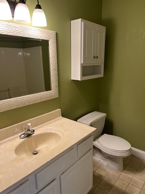 Building Photo - 825 9th Ave W