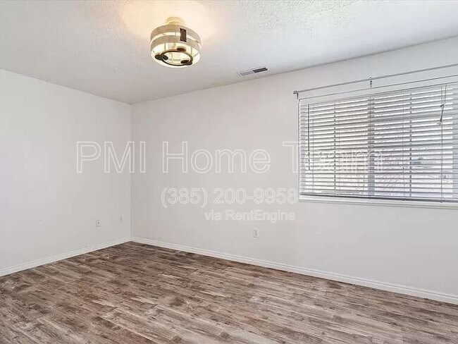 Building Photo - 619 W 2300 S