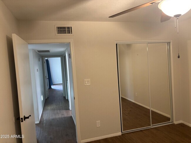 Building Photo - 3056 E Cannon Dr