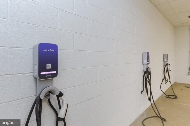 Building Photo - 236 W Thompson St