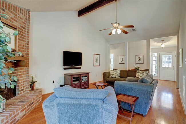 Building Photo - 12 Fairmeade Bend Dr