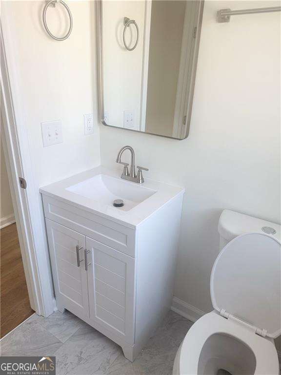 Building Photo - 2215 Gordon Cir