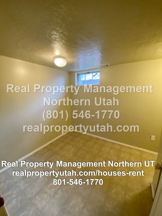 Building Photo - 5 Bedroom 2 Bath Rambler Now Available in ...