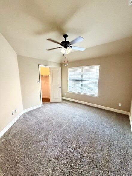 Building Photo - 705 Rembrandt Ct