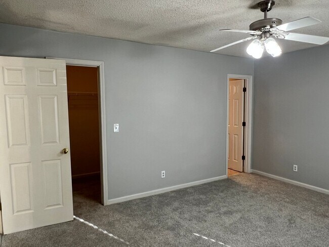 Building Photo - Really Cute Home in Lake Wildwood