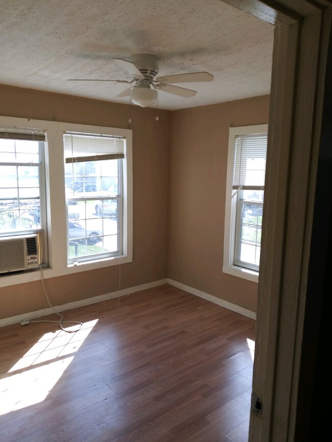 Building Photo - 3807 Delano St