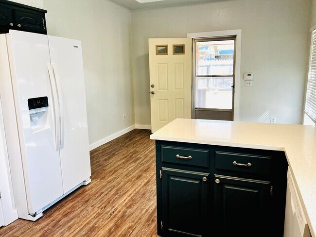 Building Photo - Beautiful 3BD 2BA Corner-Lot Home Located ...