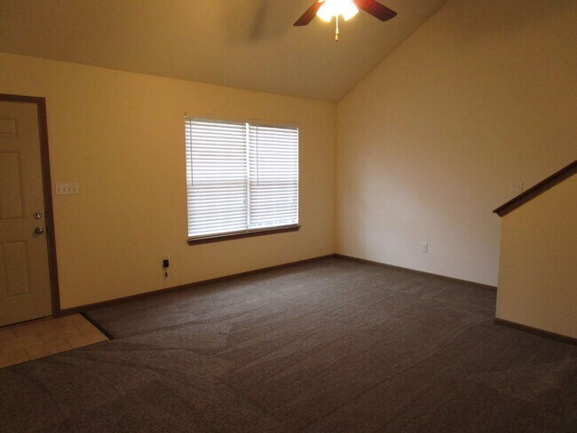 Building Photo - 501-503 Glenstone Dr.