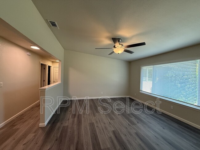 Building Photo - 1238 Woodfield Ave