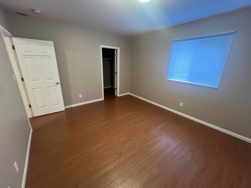 Building Photo - 425 Station Crossing