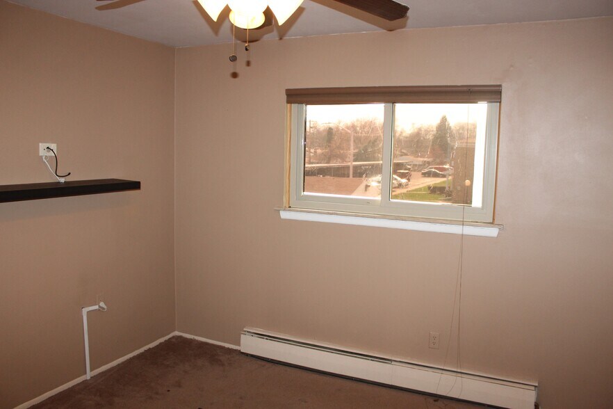 Building Photo - 26309 W 7 Mile Rd