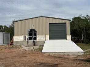 Building Photo - 322 Hunters Grove Ct