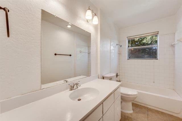 Building Photo - 3001 Helmet St