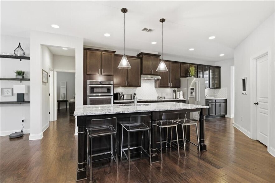 Building Photo - 2530 Maple Ridge Ln