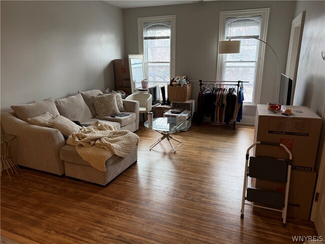 Building Photo - 370 Virginia St