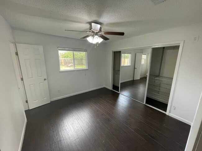 Building Photo - 7303 Carol Dr