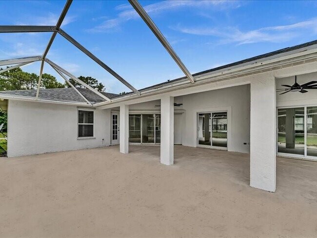 Building Photo - 2928 SE Bella Rd