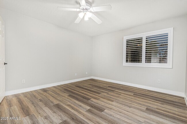 Building Photo - 1038 E Harrison Ct