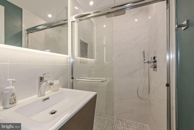 Building Photo - 4527 Georgia Ave NW