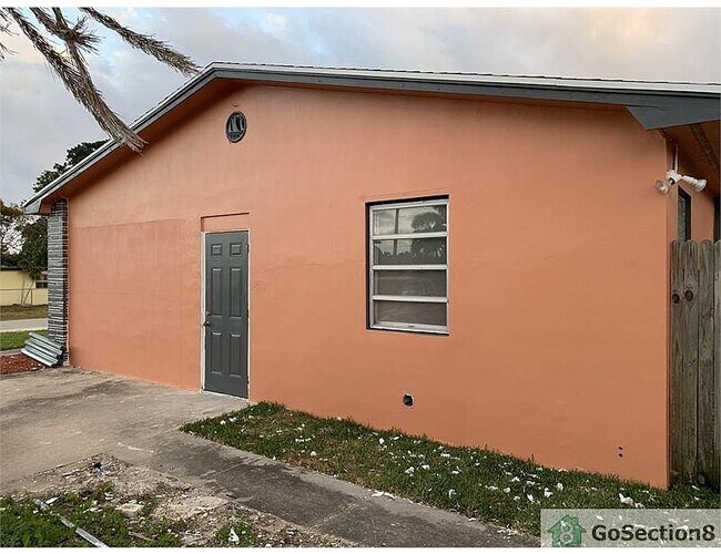 Building Photo - 801 Boynton Property