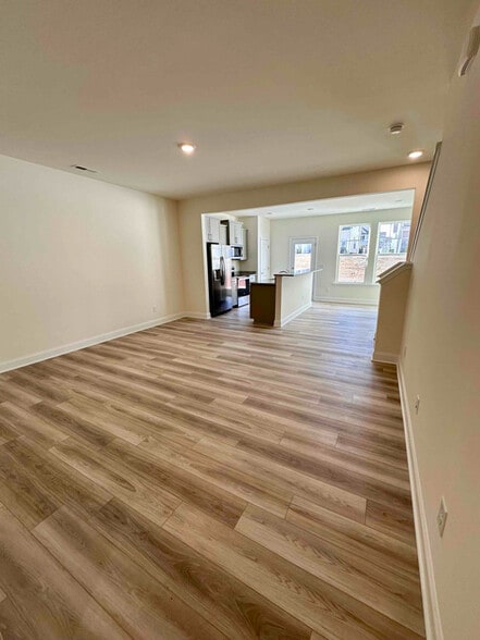 Building Photo - 74 Clear Bead Ct