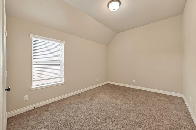 Building Photo - 16810 Whighams Pl