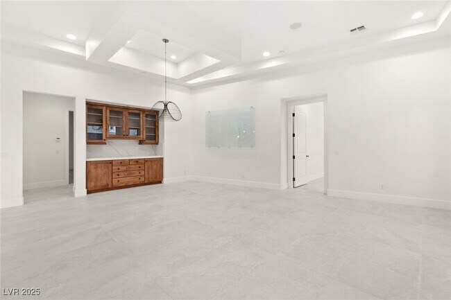Building Photo - 540 Regents Gate Dr