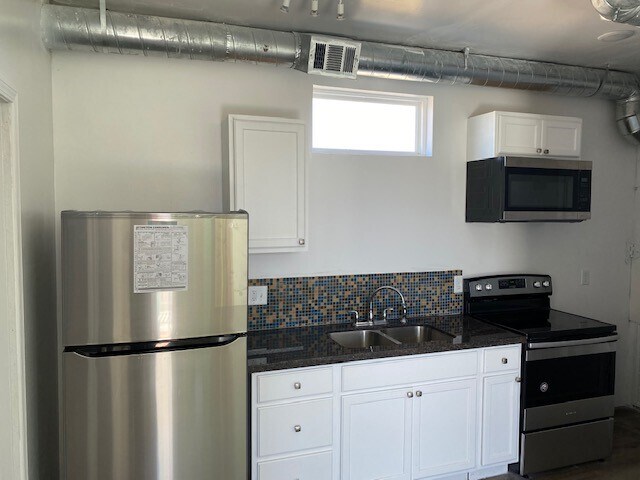 Building Photo - 3624 87th St