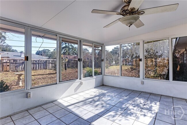 Building Photo - 4 Cottingham Dr