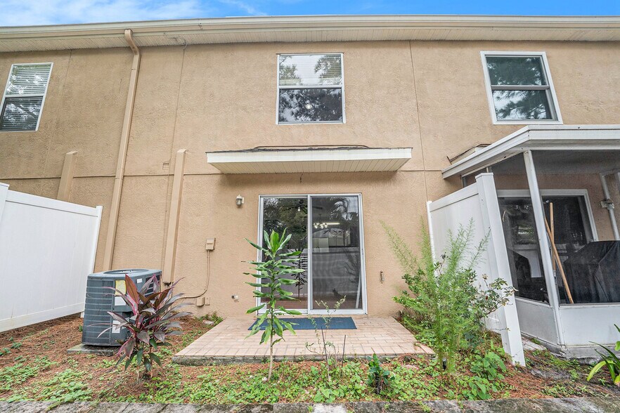Building Photo - 8431 Edgewater Place Blvd